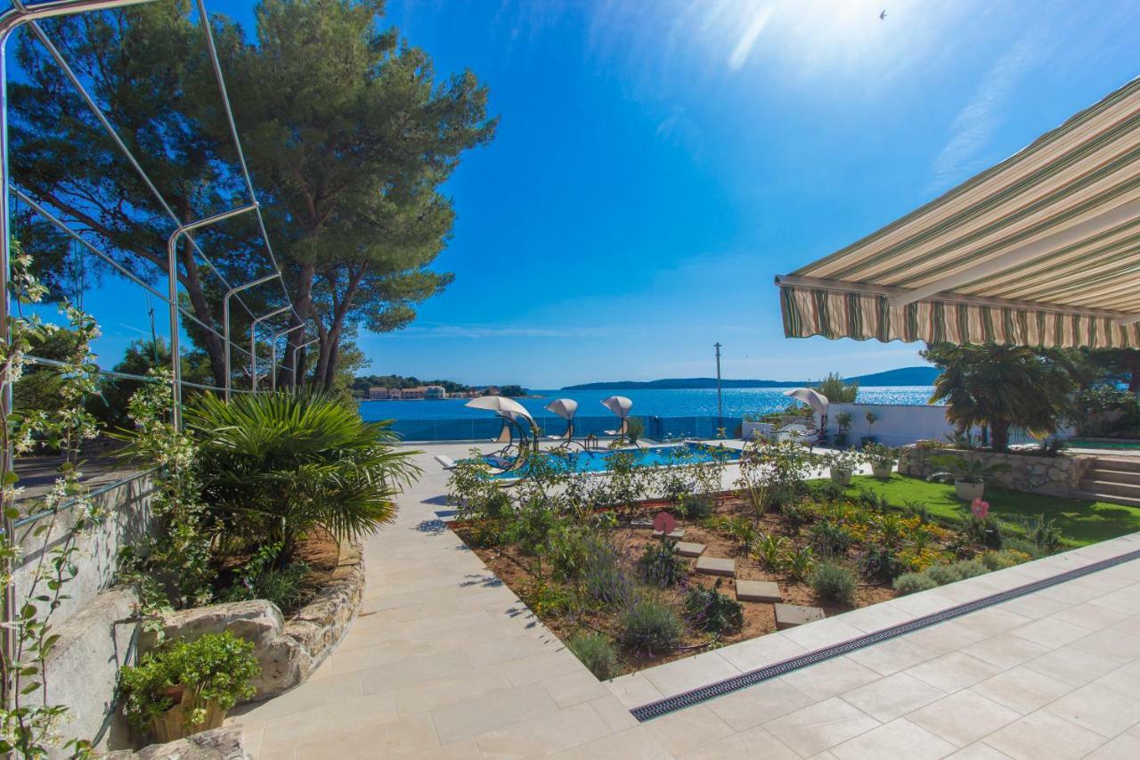 Villa Bozena ブロダリツァ エクステリア 写真