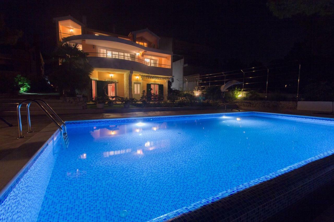 Villa Bozena ブロダリツァ エクステリア 写真