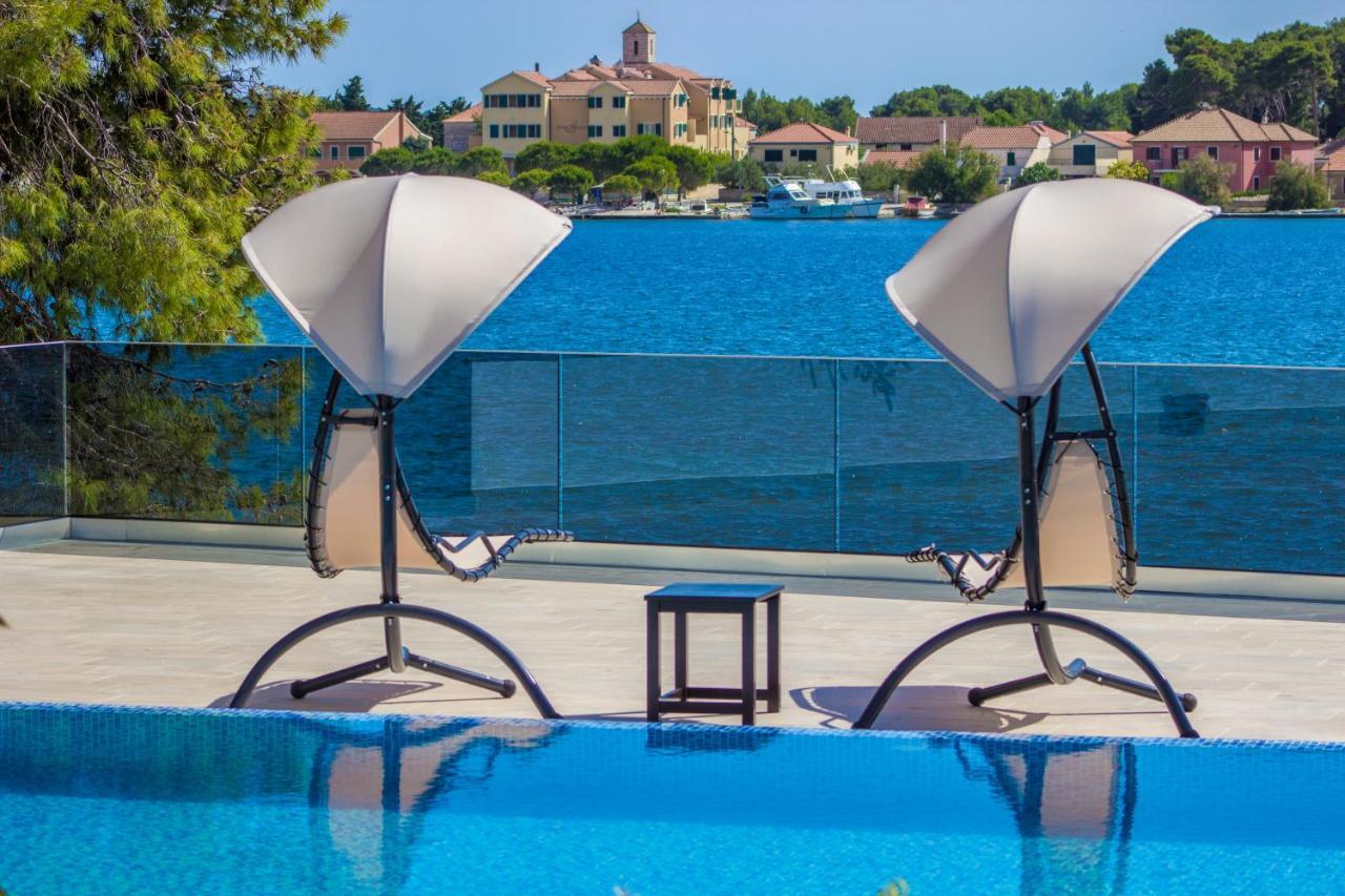 Villa Bozena ブロダリツァ エクステリア 写真